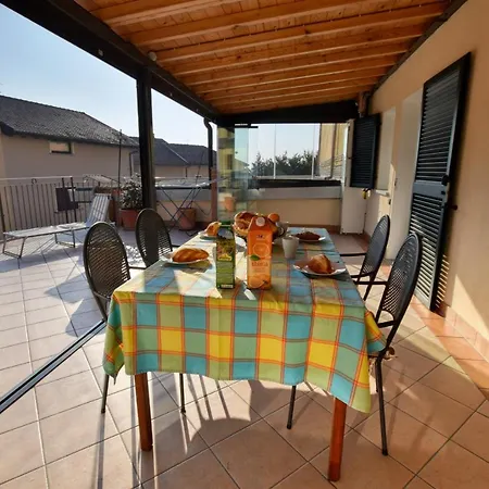 Roberto 2-bedroom Διαμέρισμα *