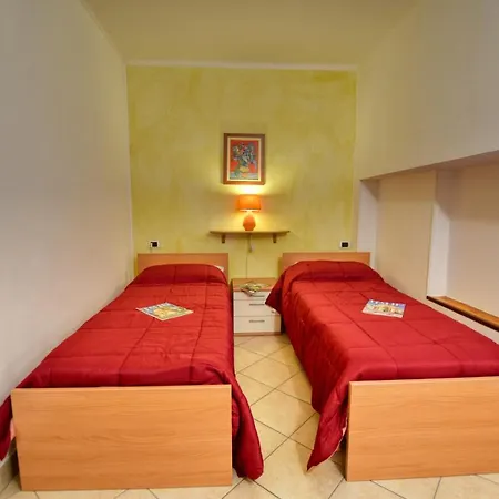 Roberto 2-bedroom Διαμέρισμα *